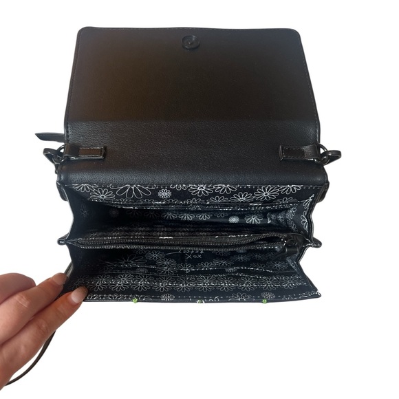 Betsey Johnson Sybil Flower Print Crossbody Purse with Matching Card Holder - Picture 3 of 7